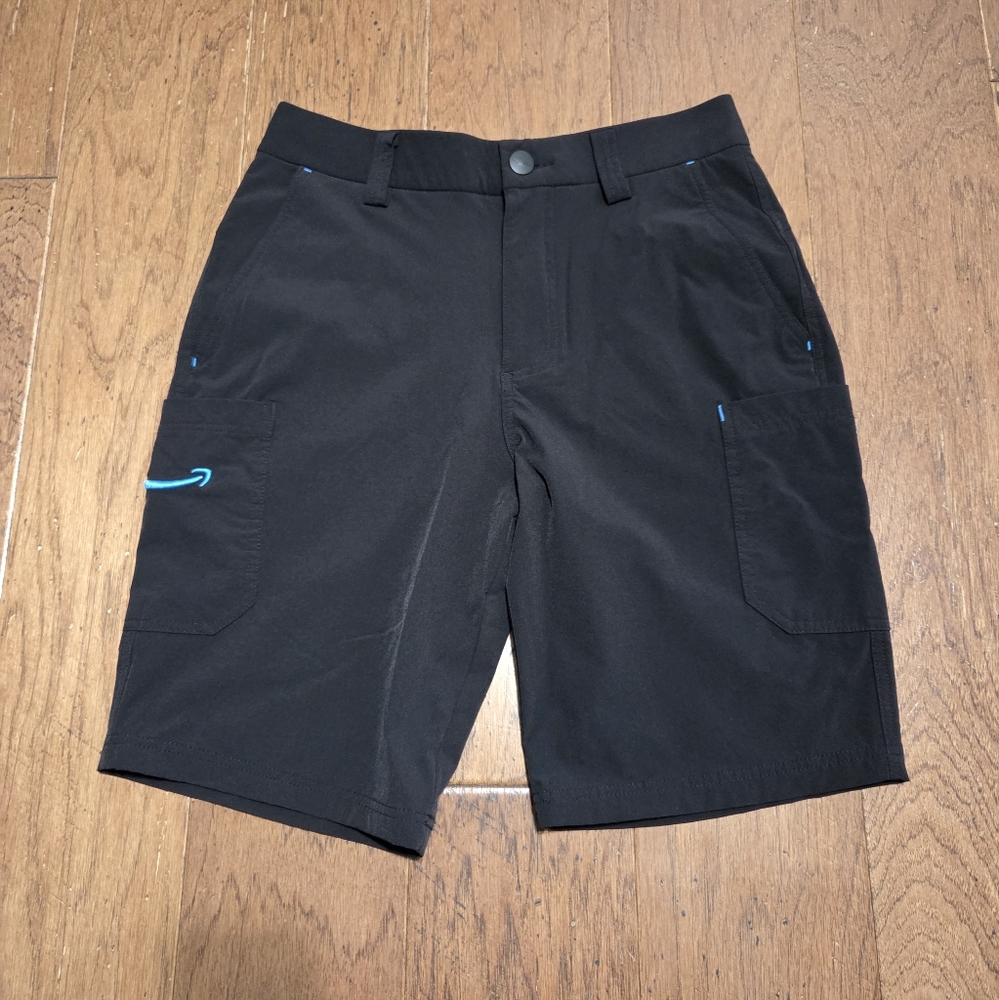 Amazon Black Cargo Shorts with Modern Knee-Length Design